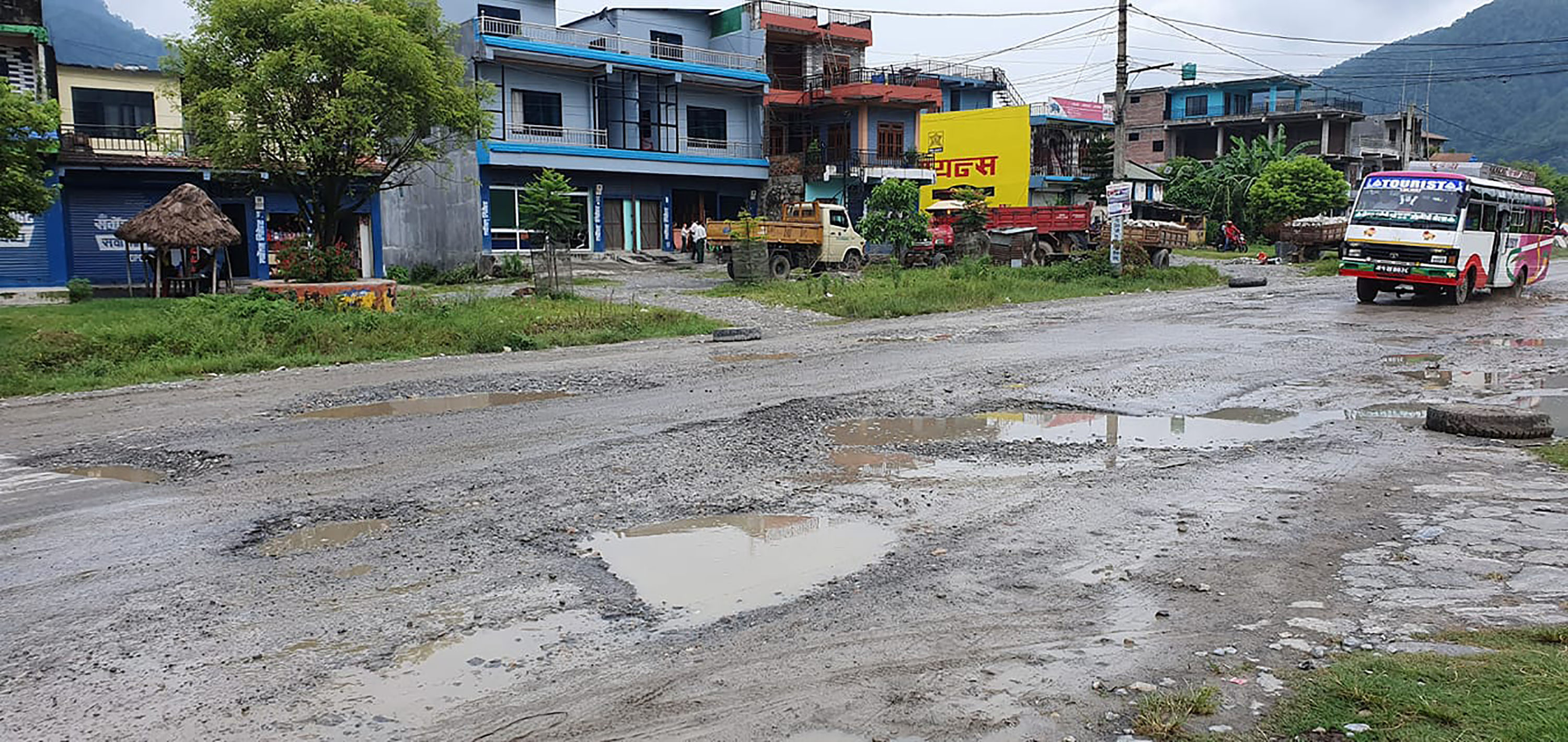चौविस घण्टाभित्र सडकका खाल्डाखुल्डी पुर्न निर्देशन